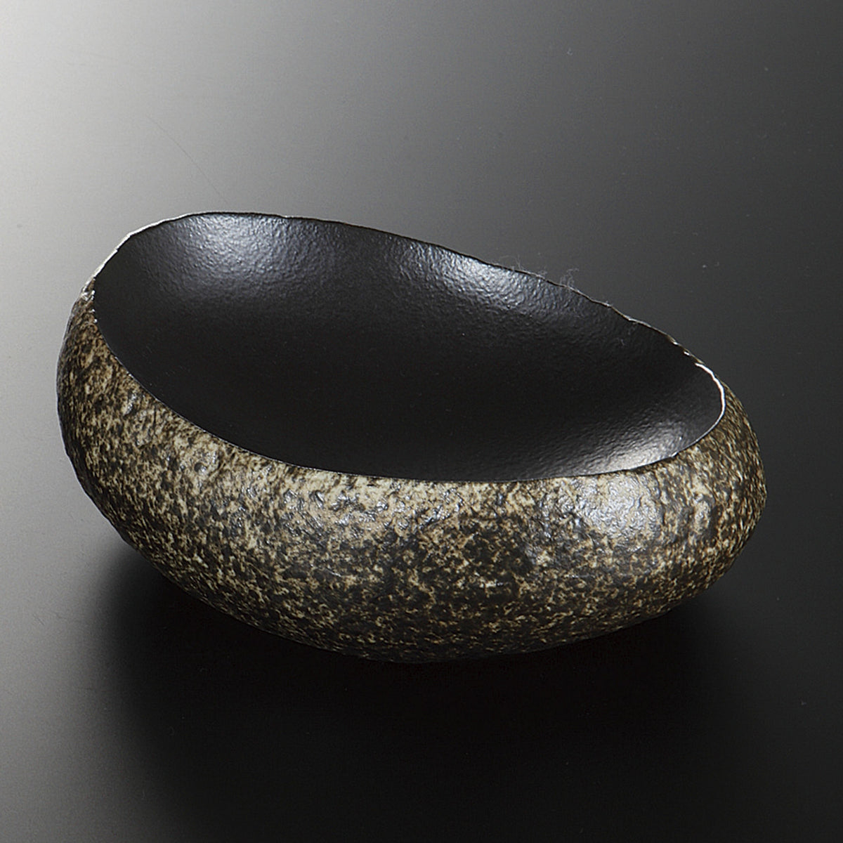 墨吹 玉石向付 18.6×14.5×5.7cm