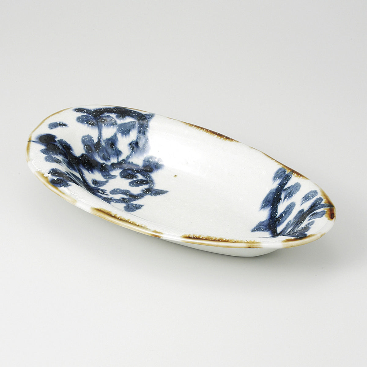 安南唐草 舟形鉢(小) 26.1×14.5×3.9cm