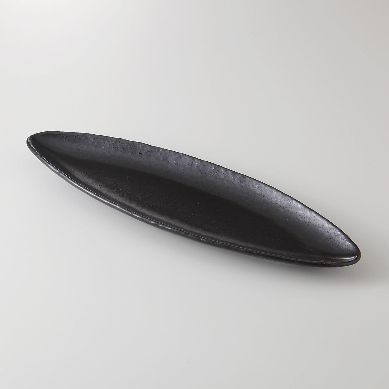 黒伊賀 楕円長皿 33×10×2.4cm