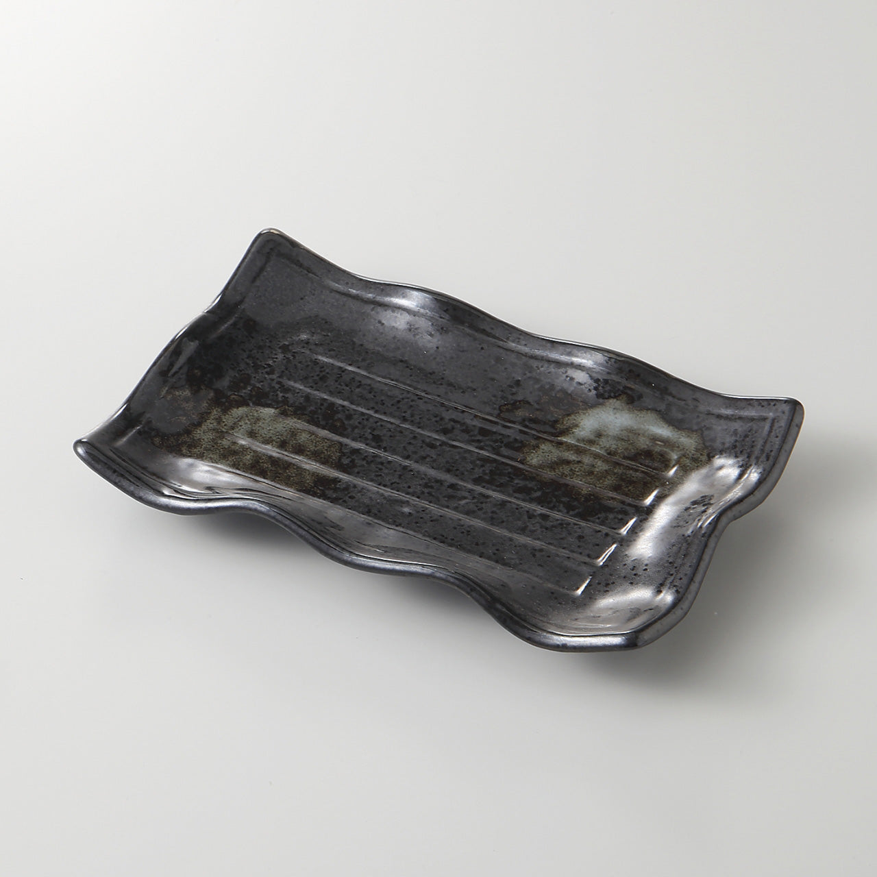 天目白流し 波渕焼物皿 20.9×13.2×2.9cm