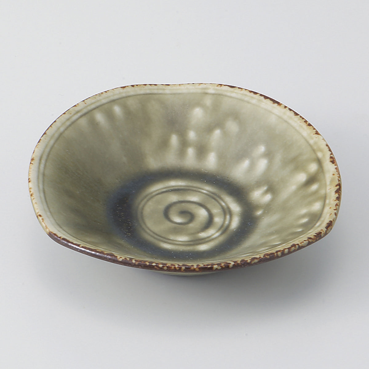 緑イラボ 三角皿 11.5×2.8cm