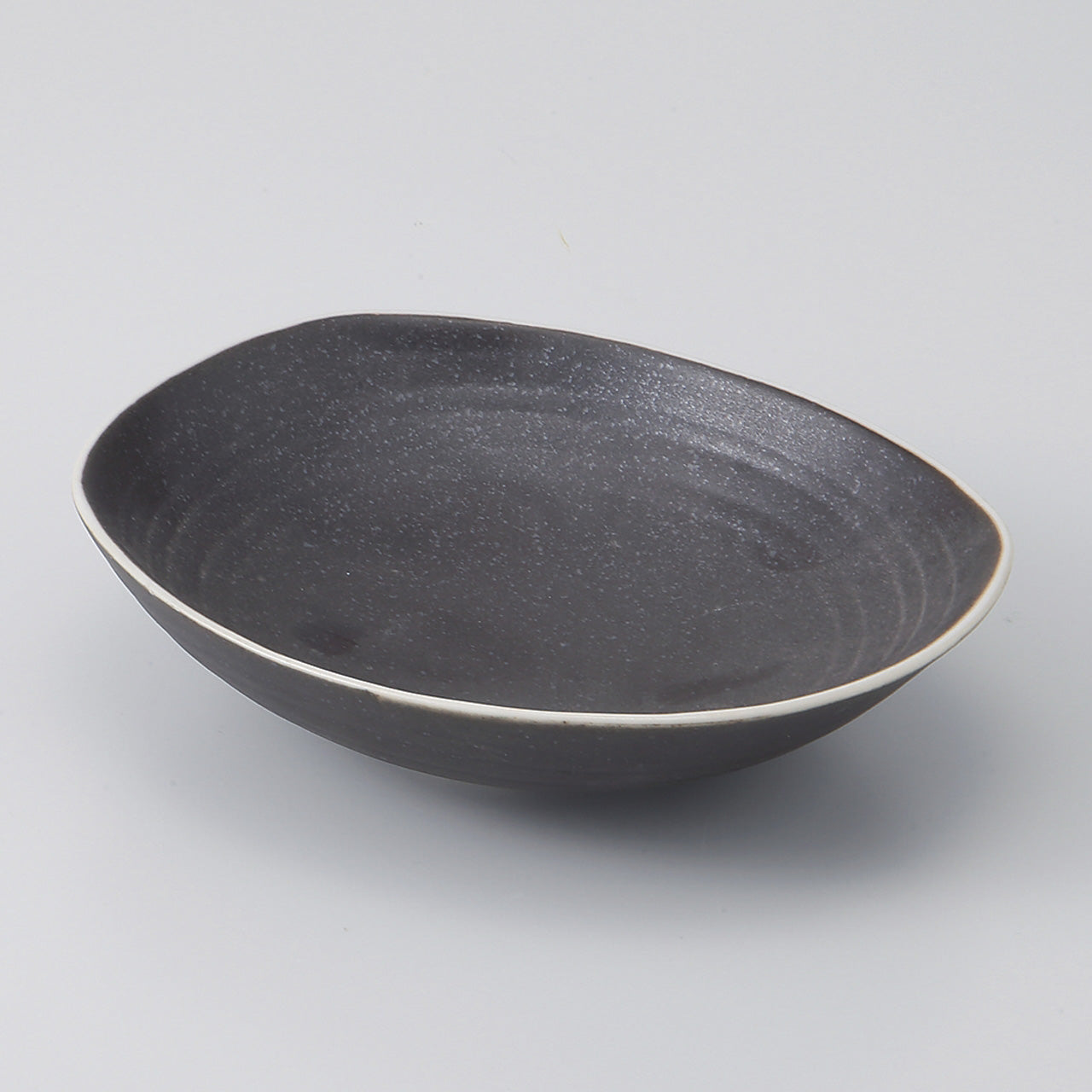 渕白丹波黒 楕円鉢 15.7×13.3×3.8cm