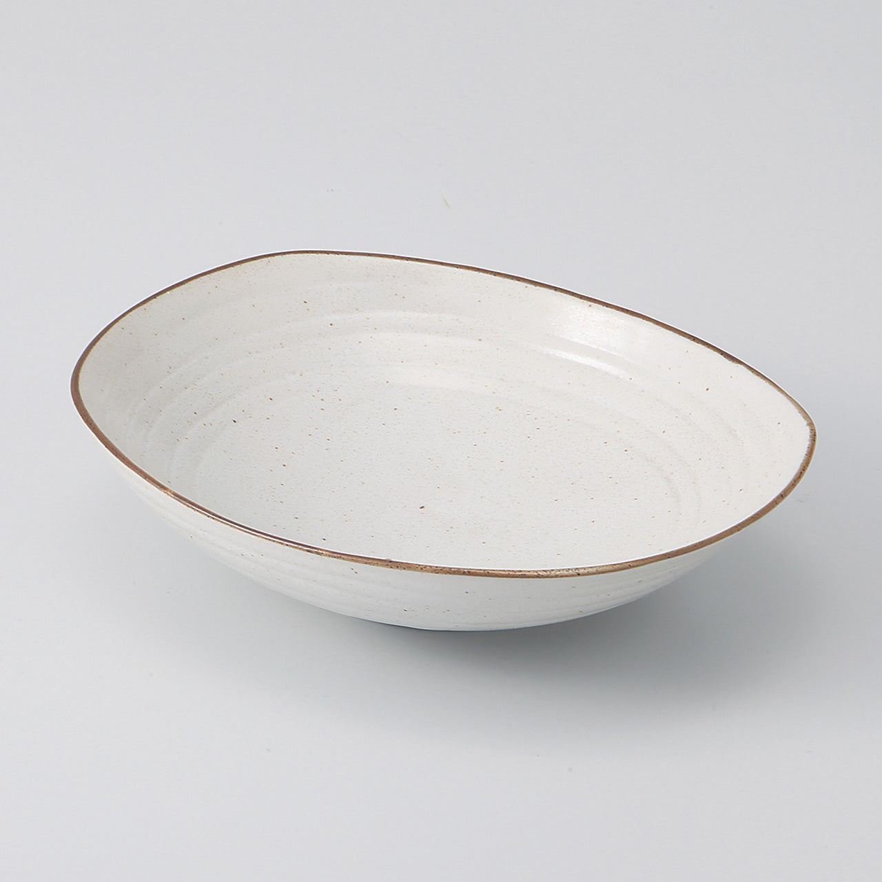 渕錆白結晶 楕円鉢 15.7×13.3×3.8cm