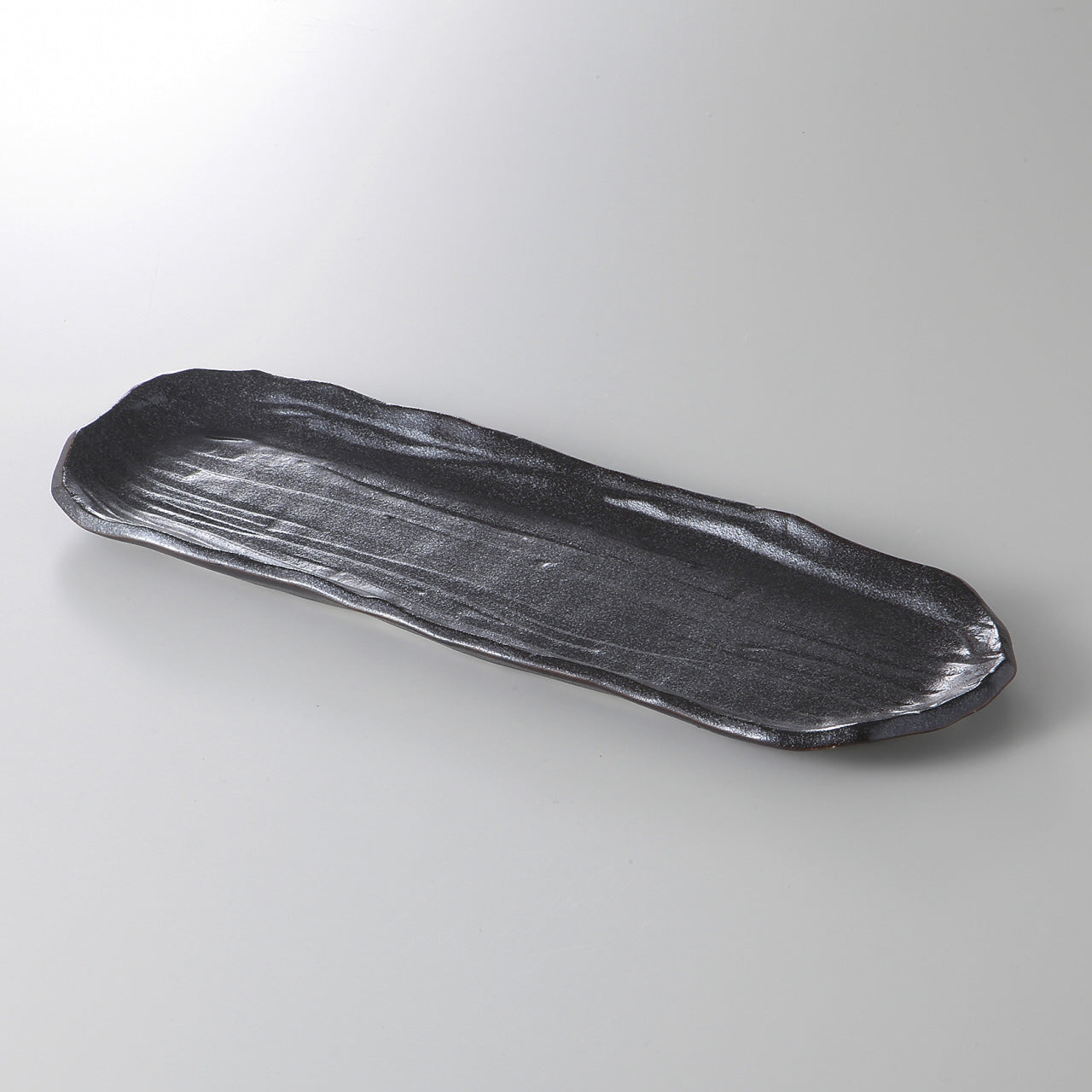 銀彩黒 荒削ぎ長皿 33.5×11.7×1.8cm