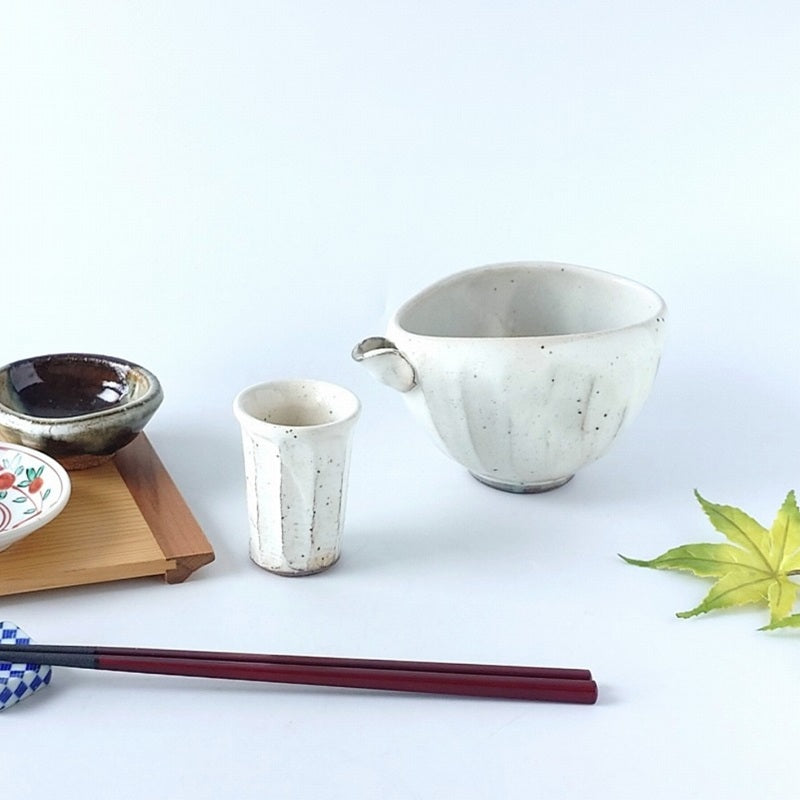 粉引面取り 盃 [ 酒器・徳利・ぐい吞み ] 5×7cm 約40cc