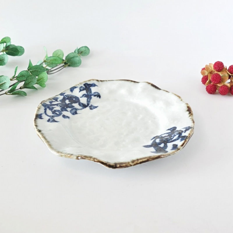 美濃焼 染付のやさしさがちょうどいい 紺から草 前菜皿 [ 中皿/変形皿 ] 一品をきれいに見せる 前菜皿