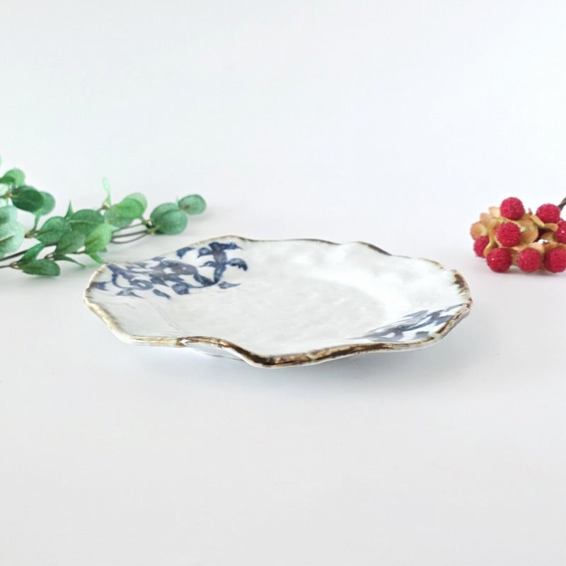 美濃焼 染付のやさしさがちょうどいい 紺から草 前菜皿 [ 中皿/変形皿 ] 一品をきれいに見せる 前菜皿