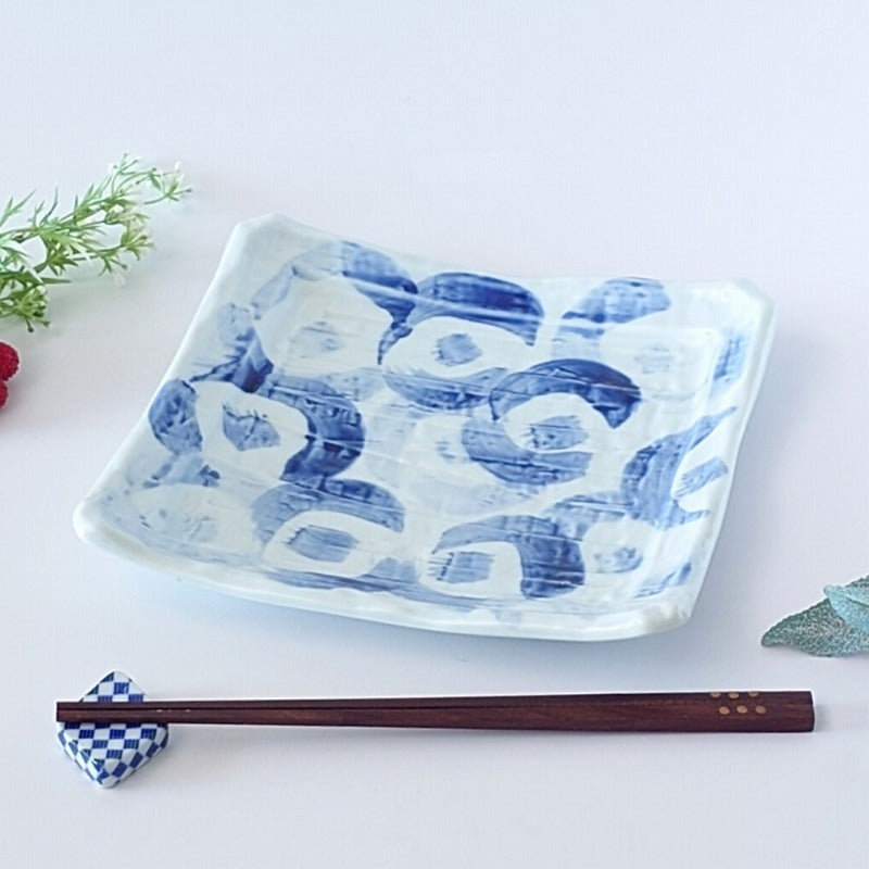 美濃焼 藍の濃淡が食卓でさりげなくなじむ 藍彩 正角盛皿 | 主菜がきちんと決まる正角の盛皿 ( 正角皿 / 大皿 )