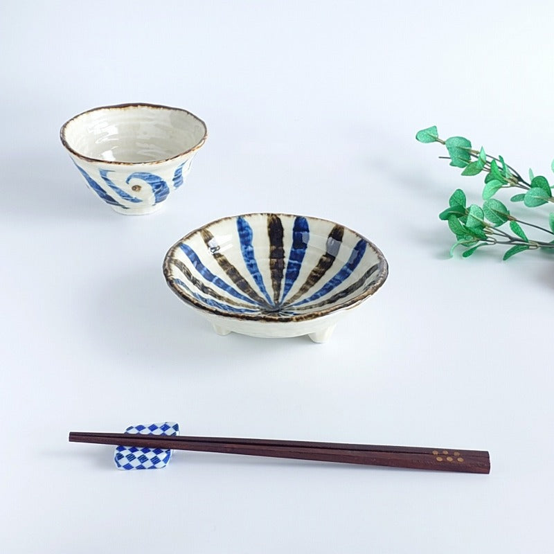 安南十草 三ツ足中鉢 [ 小鉢・中鉢 ] 15.8x15.3x6.3cm
