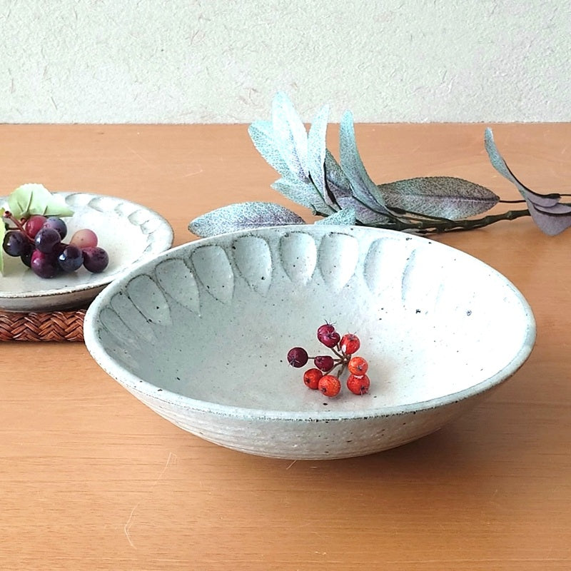 粉引花彫 たわみボール [ 大鉢 ] 21.7x6cm