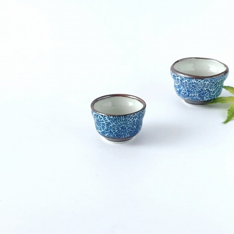 たこ唐草 ぐい呑(中) [ 酒器・徳利・ぐい吞み ] 5.8×3.8cm