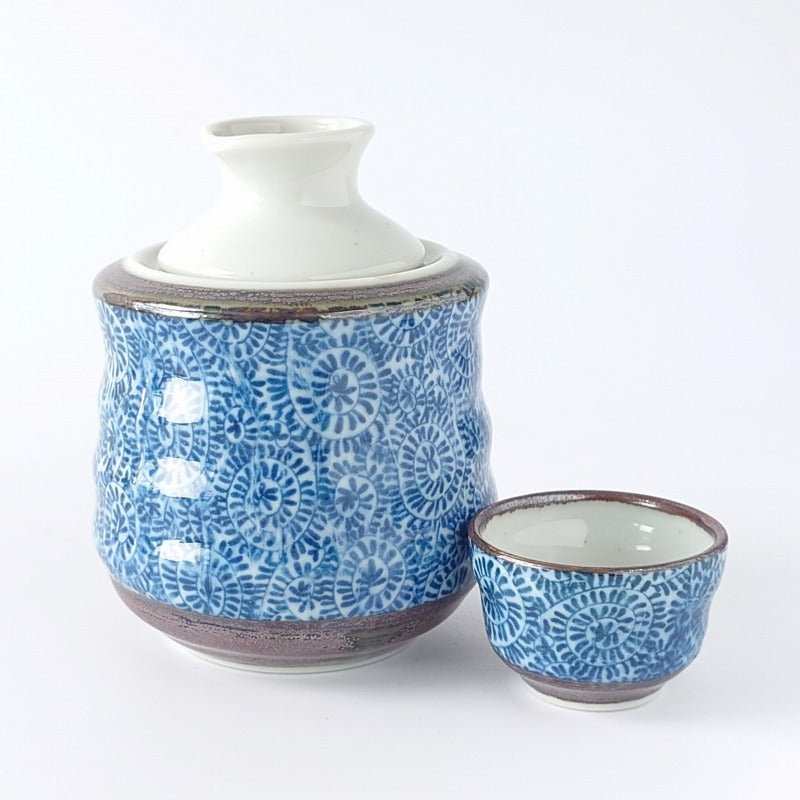 たこ唐草 ぐい呑(中) [ 酒器・徳利・ぐい吞み ] 5.8×3.8cm