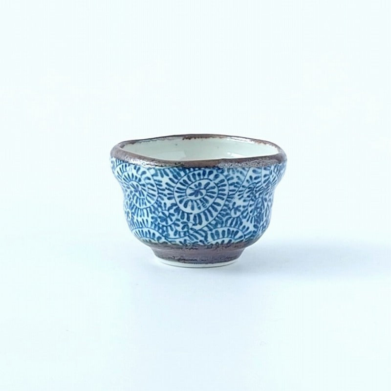 たこ唐草 ぐい呑(大) [ 酒器・徳利・ぐい吞み ] 7×4.5cm