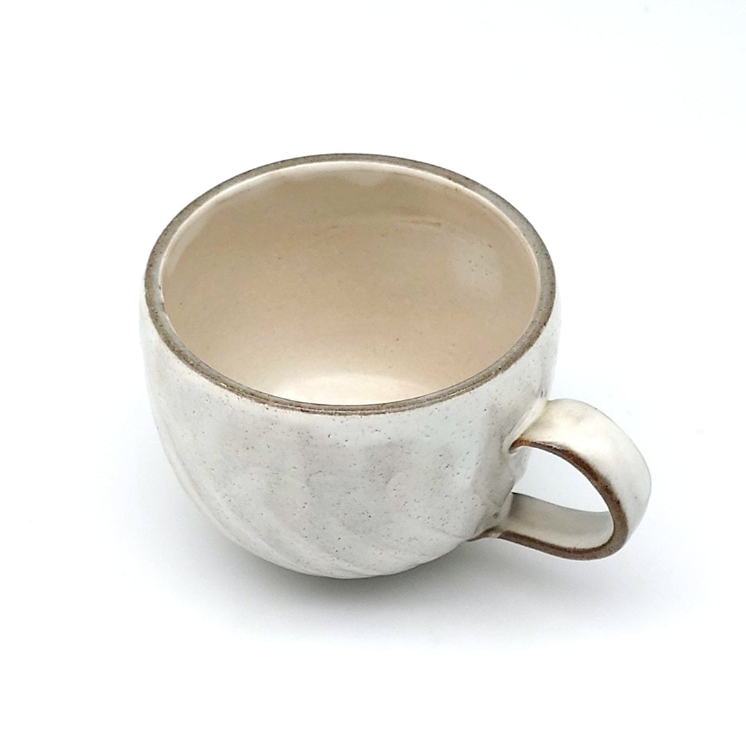 美濃焼 白粉引削ぎ丸マグ｜ころんとしたやさしい丸みのマグ