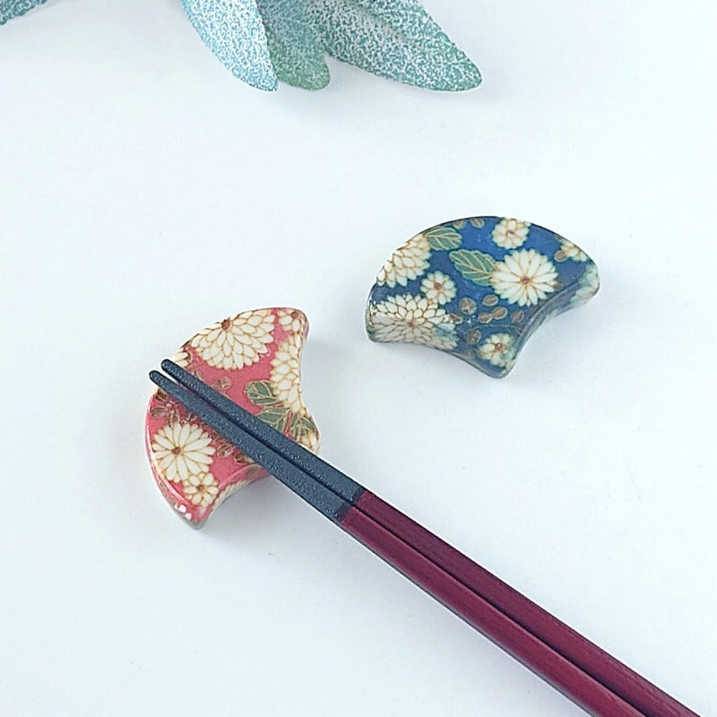 錦菊（赤） 扇型箸置 [ はし置 ] 5×3.5cm