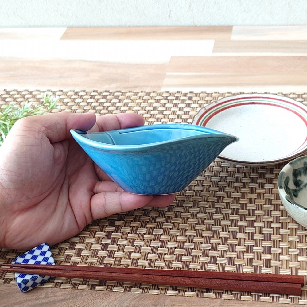 青釉 とじめ三角小鉢 [ 小鉢・中鉢 ] 13.7x13.5x5cm