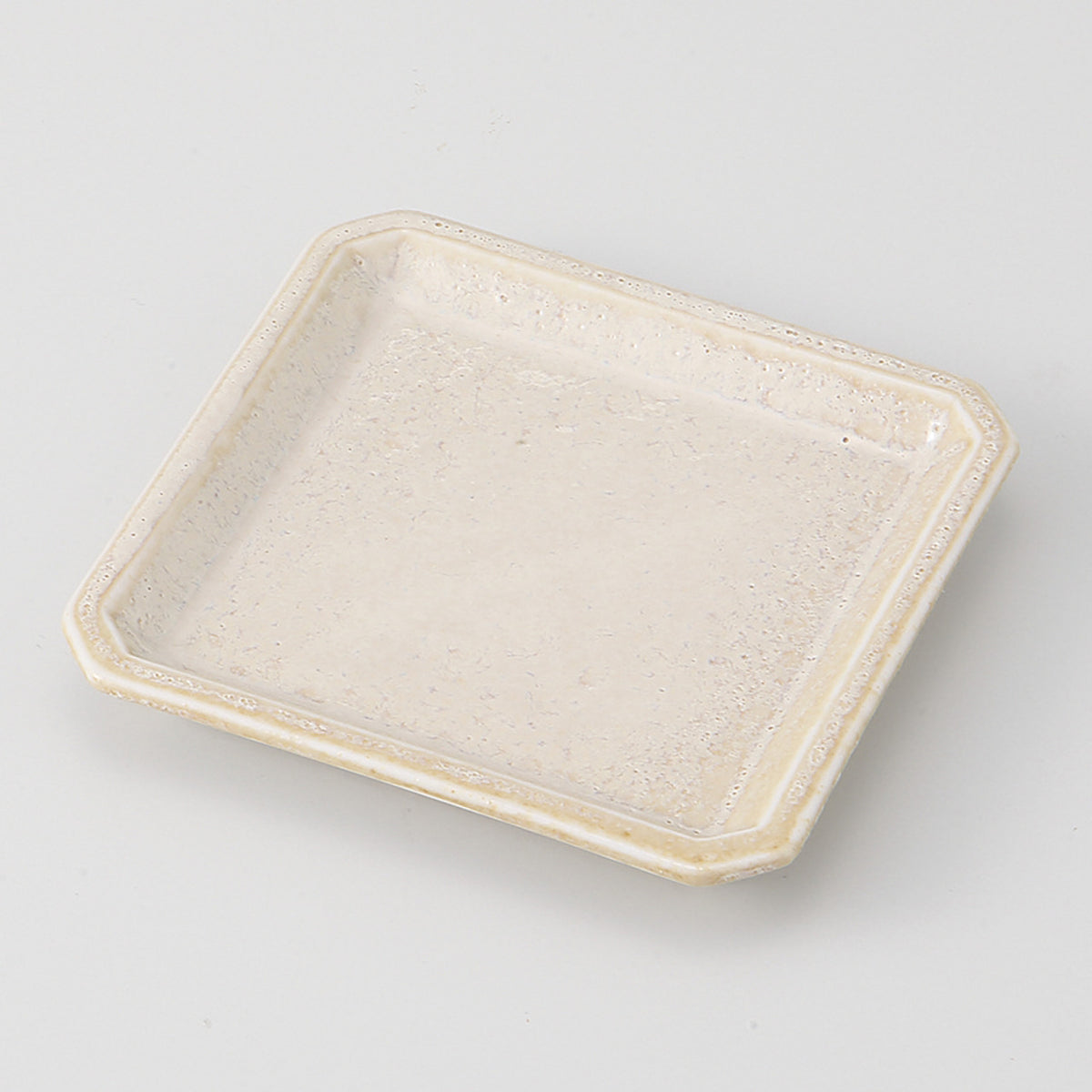 うのふベージュ スクエアプレートS 9.5×9.5×1.5cm