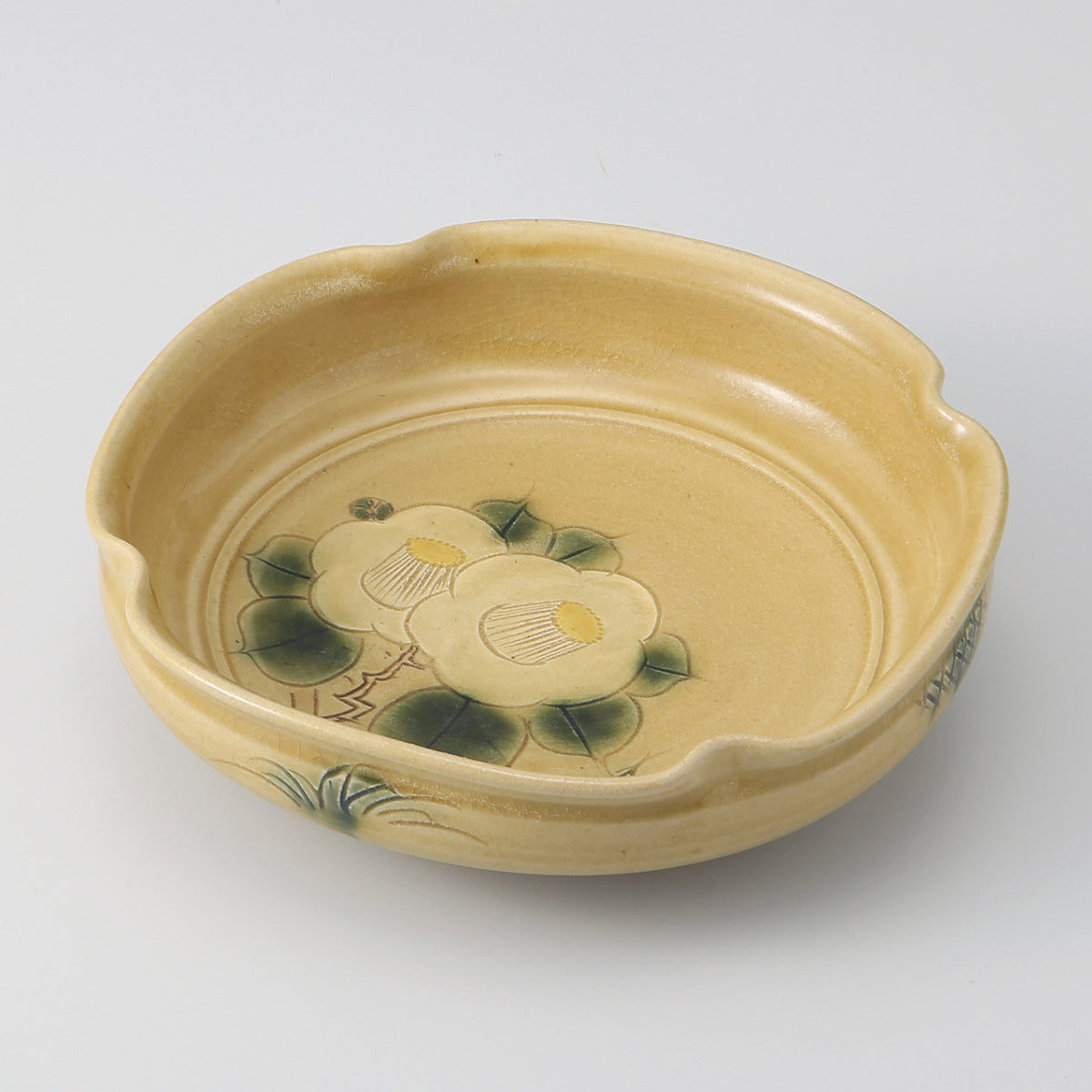 黄瀬戸椿絵 四ツ押菓子鉢 20.7×6cm