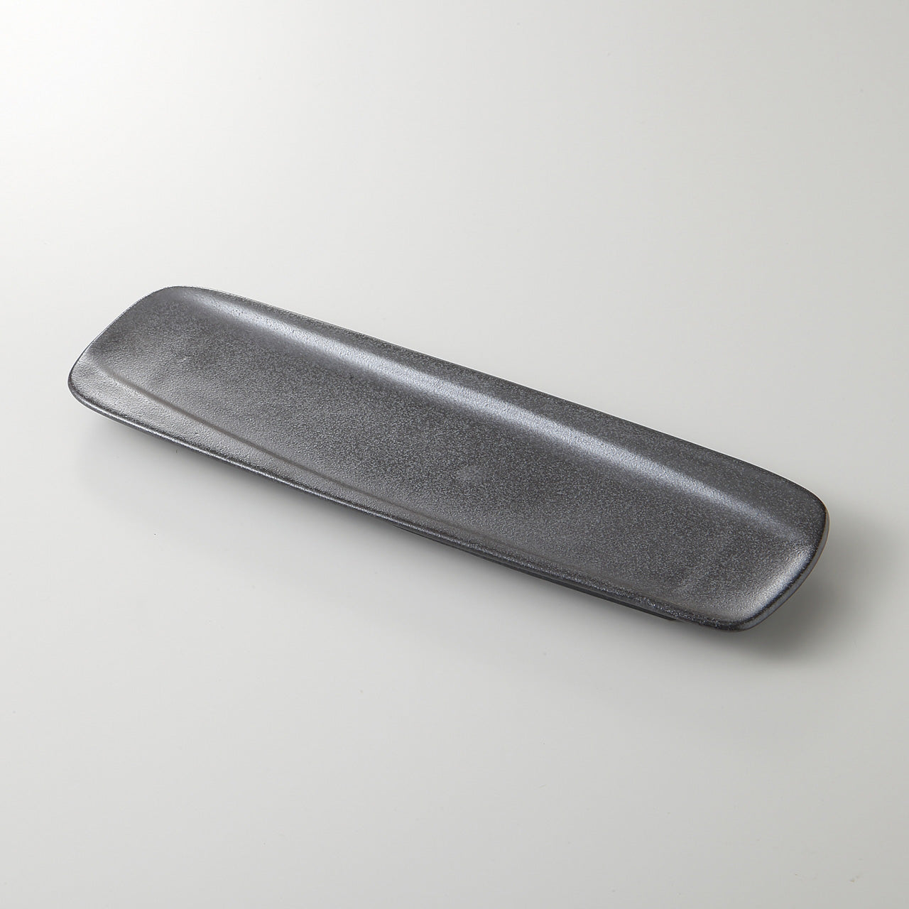 銀彩黒 リム長皿 32×9.8×2cm