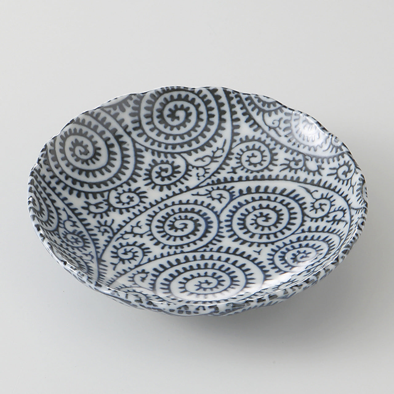 古染タコ唐草 菊型5.0皿 16.4×3.5cm
