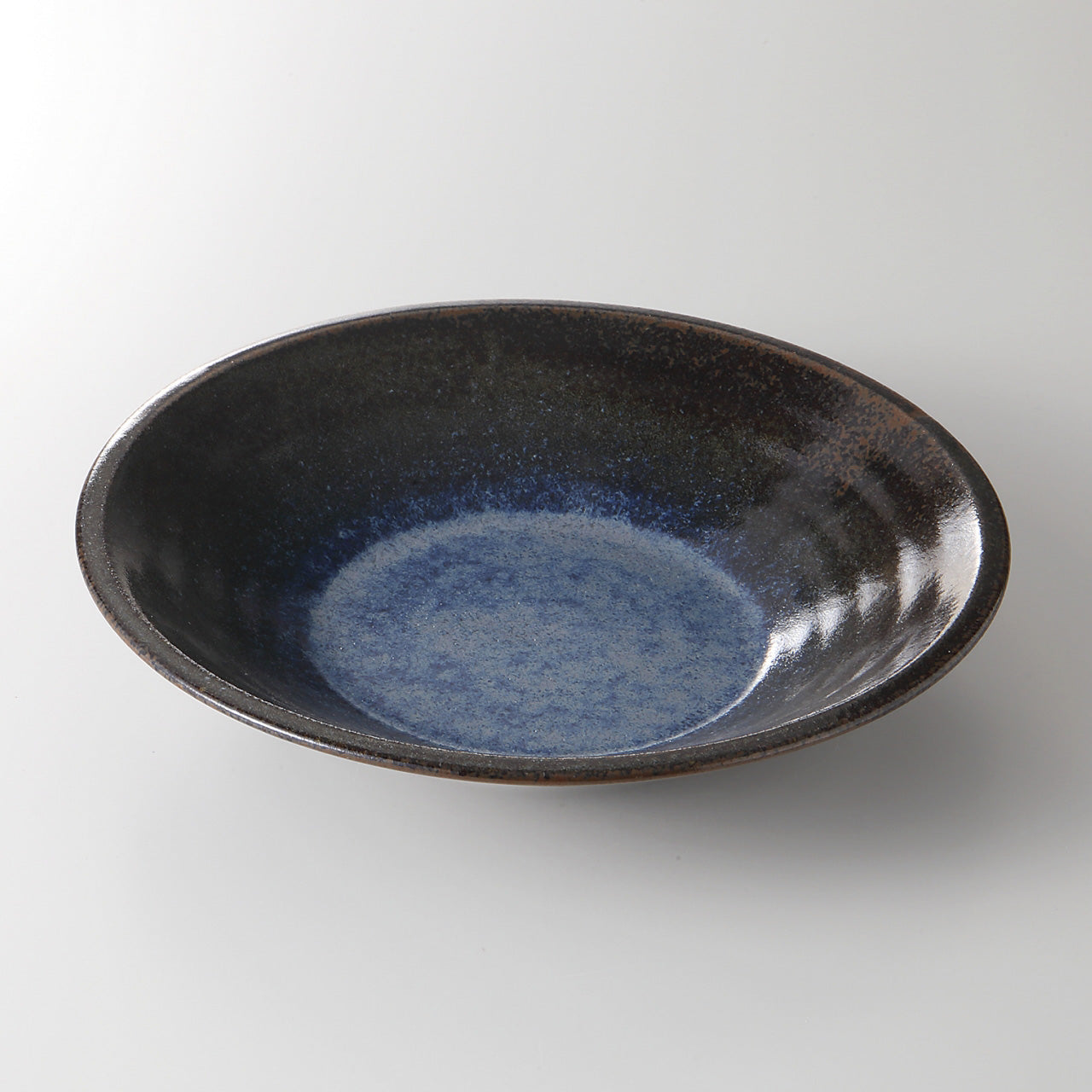 黒涼彩 8.5めん皿 25.5×5cm