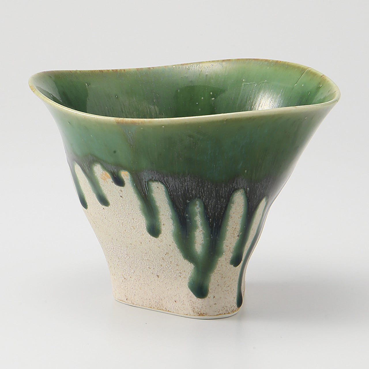 織部塗分 三角高台鉢 15×14.7×10.5cm