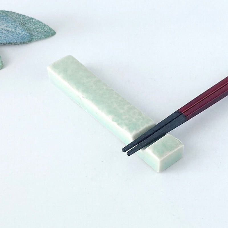 青磁ちりめん カトラリーレスト [はしおき] 11.8×2×1.3cm