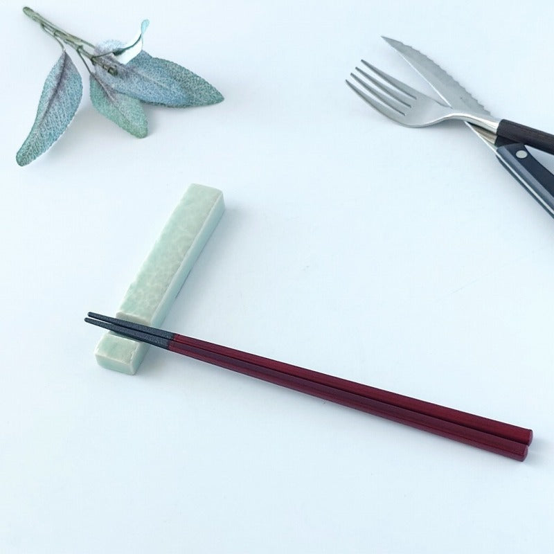 青磁ちりめん カトラリーレスト [はしおき] 11.8×2×1.3cm