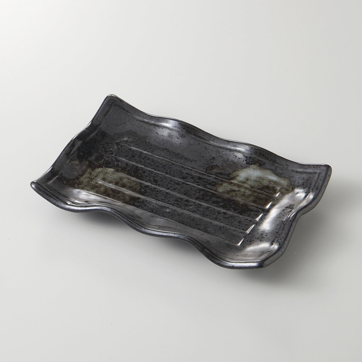 天目白流し 波渕焼物皿 20.9×13.2×2.9cm