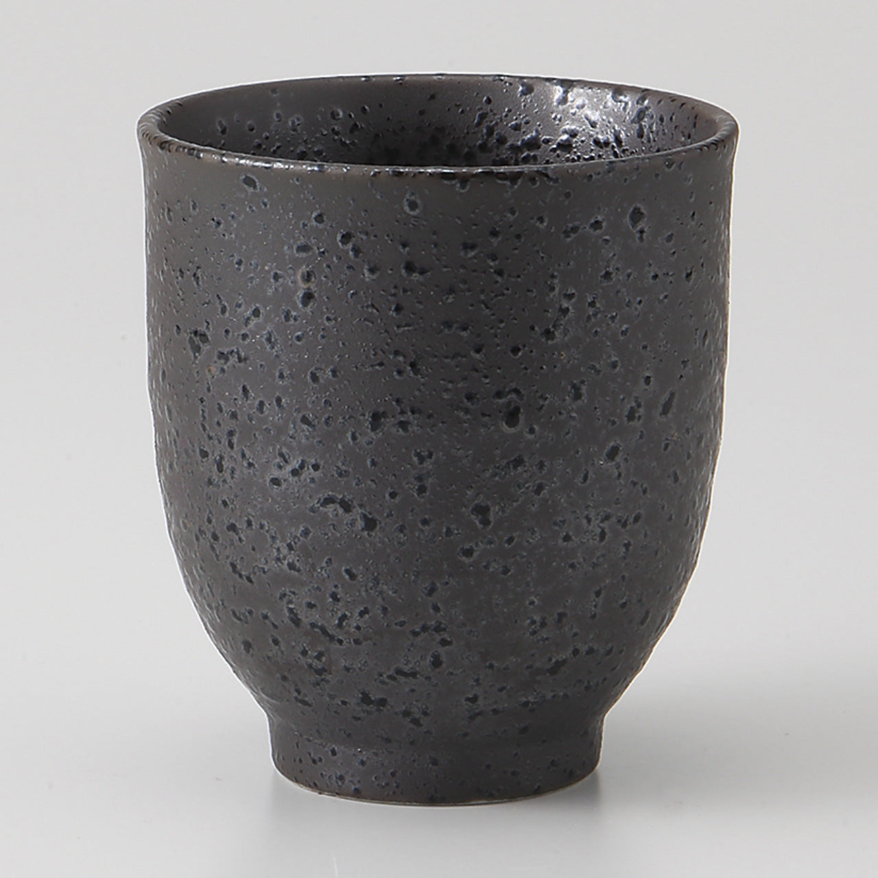 黒鉄 湯呑 7.2×8.1cm 200cc