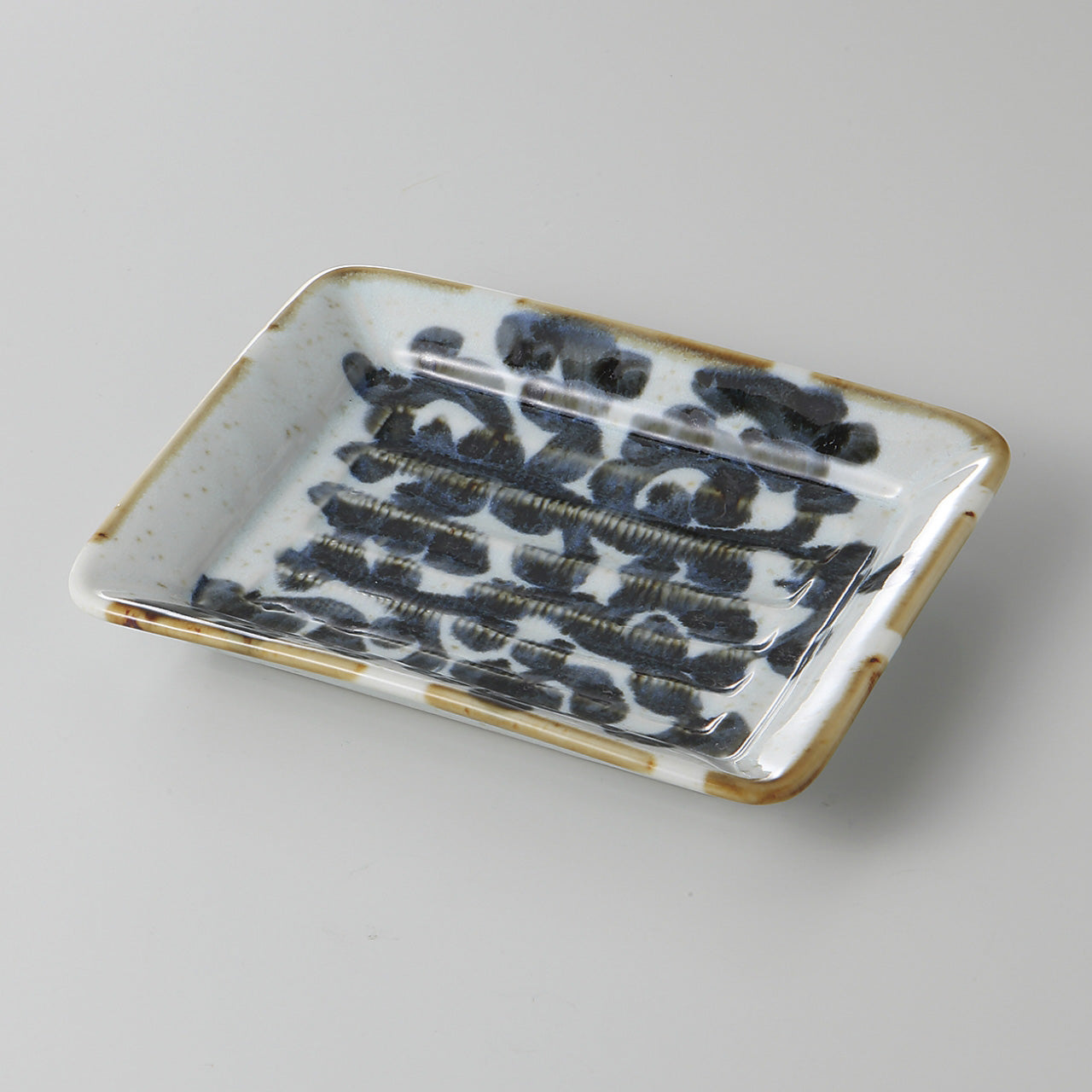 手描き唐草 串皿 17.6×14.6×2.7cm