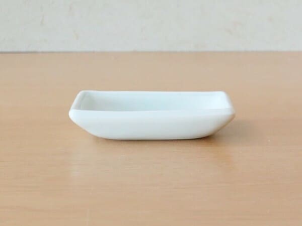 美濃焼 手彫青白瓷長角千代口 [ タレ皿 ] 9×6.5cm