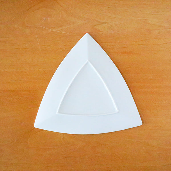 シャインホワイト三角皿 輸入品 [ 大皿 ] 26×25.8×1.8cm
