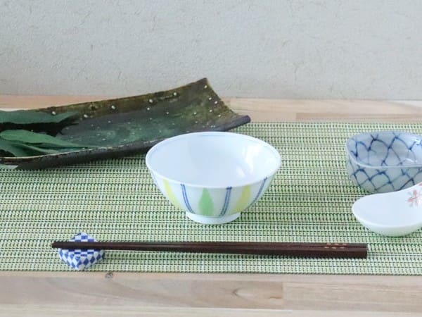 美濃焼 若芽十草中平 ( 強化 ) [ 茶碗・飯丼 ] 約11.1×5cm